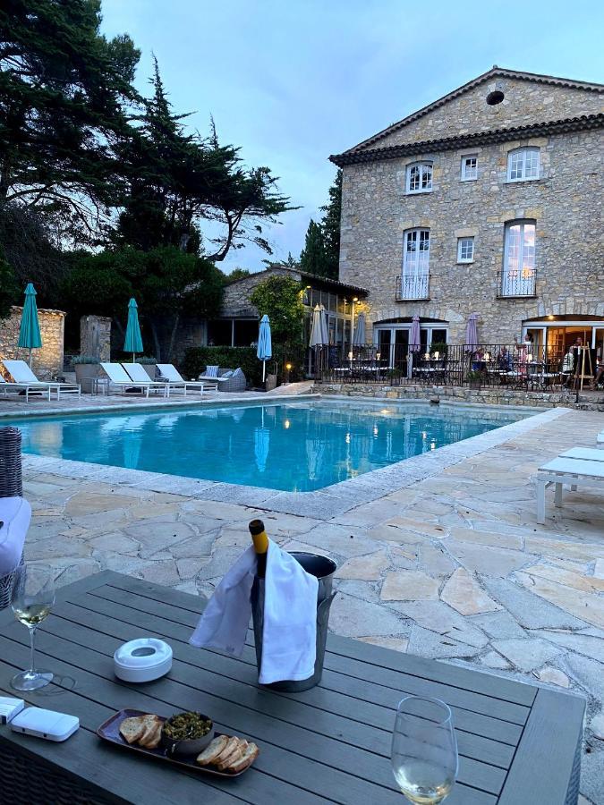 Le Manoir De L'etang Hotel 3*